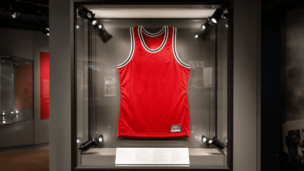 Jordan's 1998 Finals Jersey Sells for Record $14 Million