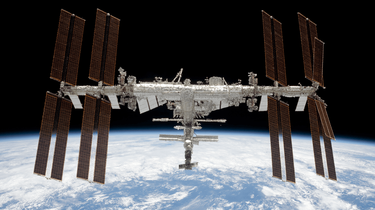 NASA Opens the LEO Checkbook: Legacy Primes and New Entrants Battle for Station Subsidies